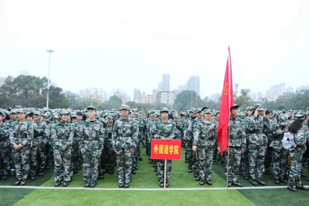 别样冬训|冬日迷彩暖心头-广西大学外国语学院